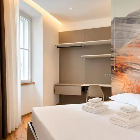 Luxury - Moderno Vicino Stazione 3*