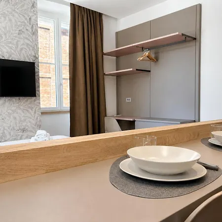 Luxury - Moderno Vicino Stazione 3* Trieste