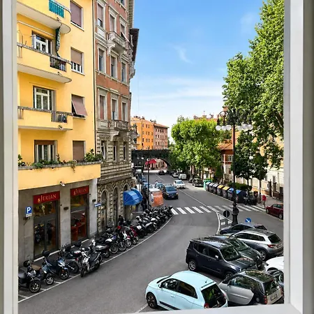 Luxury - Moderno Vicino Stazione Guest house Trieste