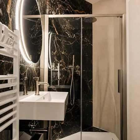 Guest house Luxury - Moderno Vicino Stazione 3*